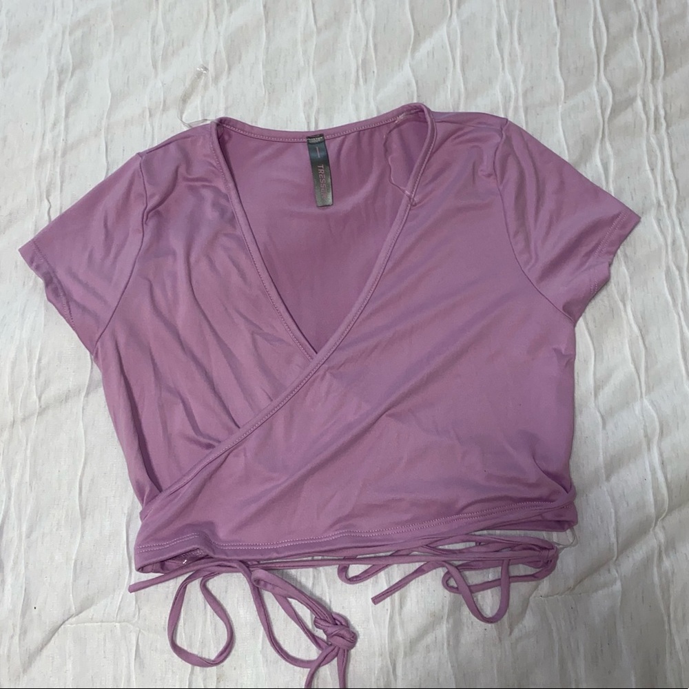 LAVENDER CROP TOP // Size: Medium // never been used without tag